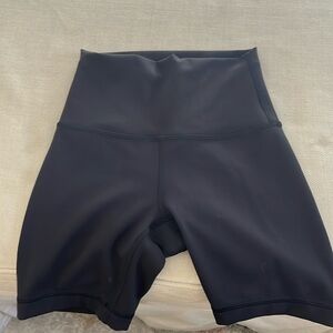 Lululemon Wundertain high rise 6” shorts